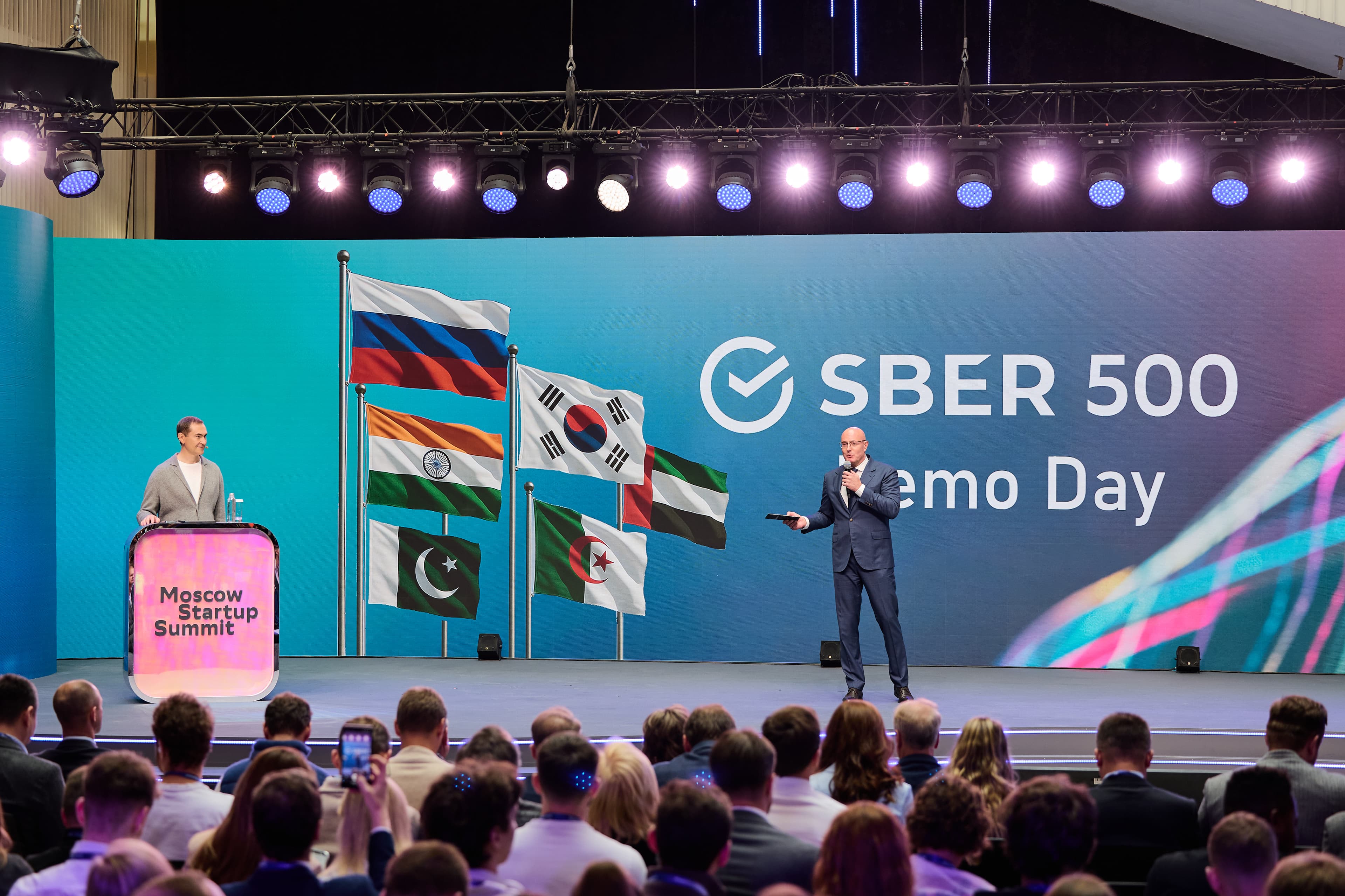 SBER 500 Demo Day with international flags